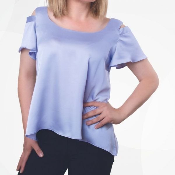 Alternative view of <b>Antonella</b>. Blusa de seda manga corta. Cómoda y juvenil.