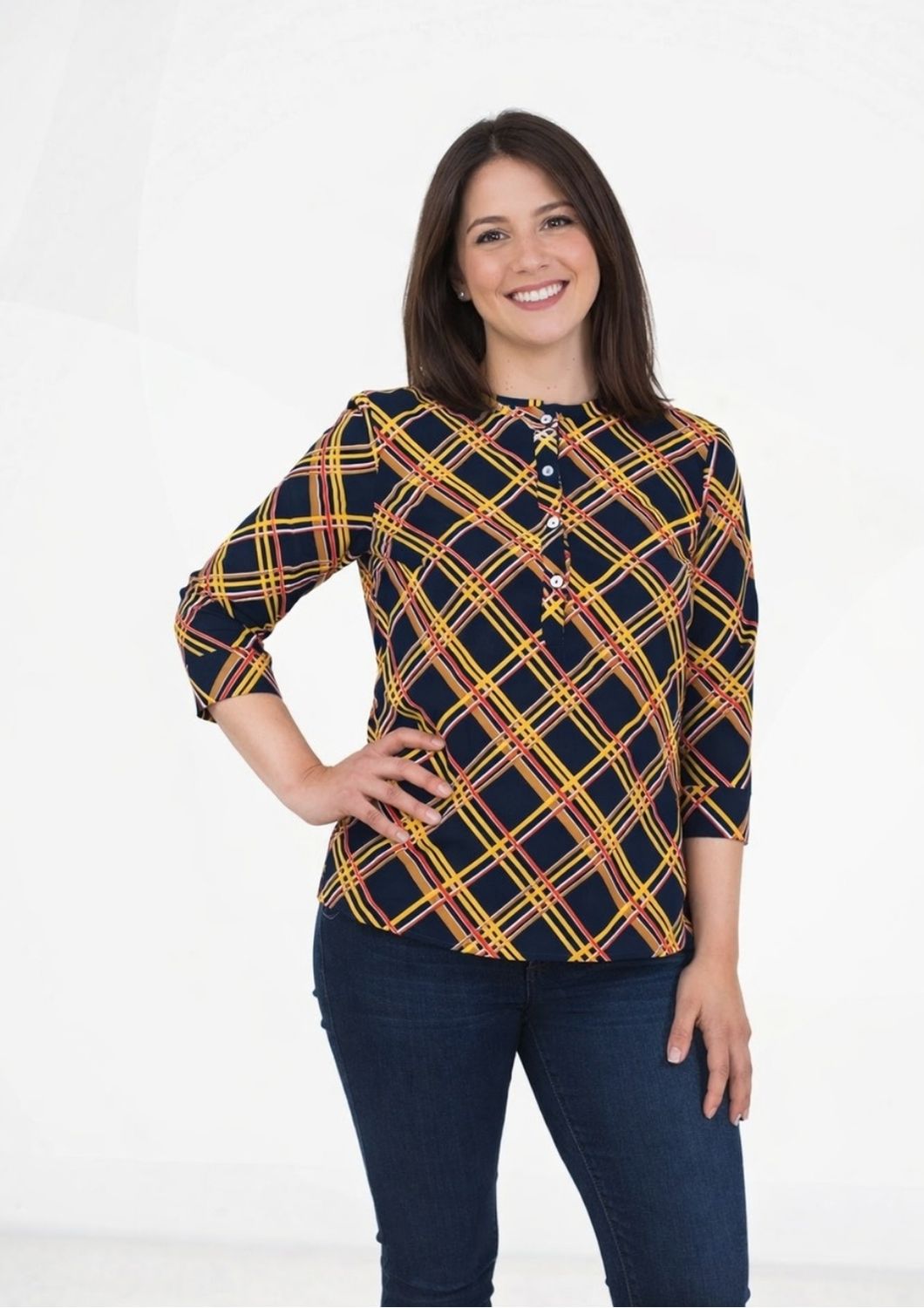 <b>EMILIA</b>. Blusa de seda con mangas tres cuartos.