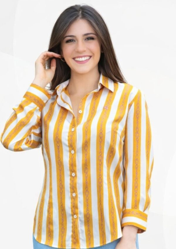 <b>SERENA</b>. Camisa de mujer blanca y amarailla.